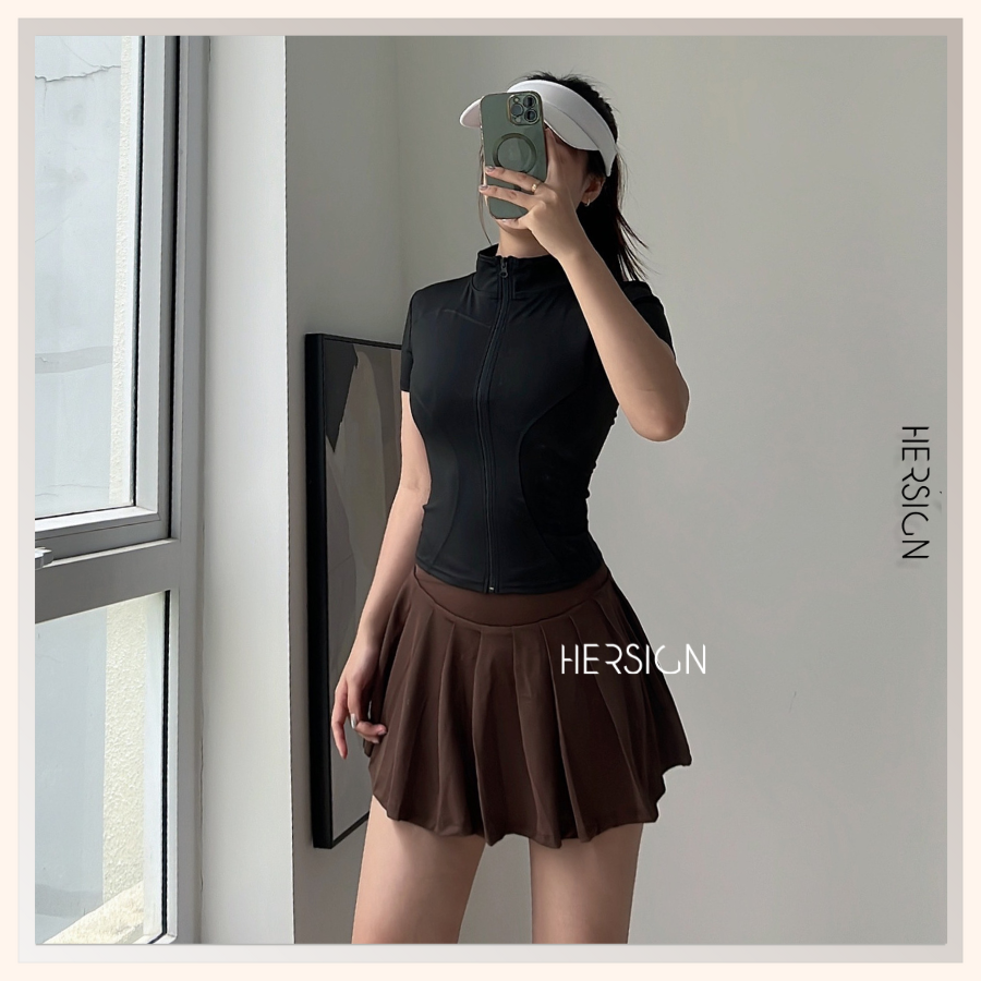 Set đồ tập áo T-shirt và chân váy